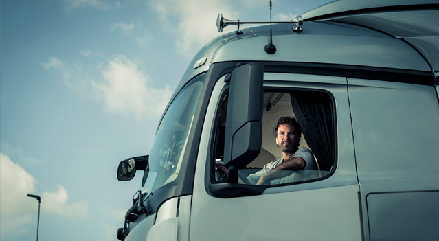 Conductor de camión con seguro médico de viaje